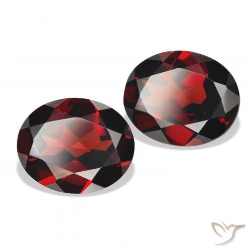 Gemme di Granato Almandino Rosso scuro naturale da 7.56 ct, Ovale, VVS-VS