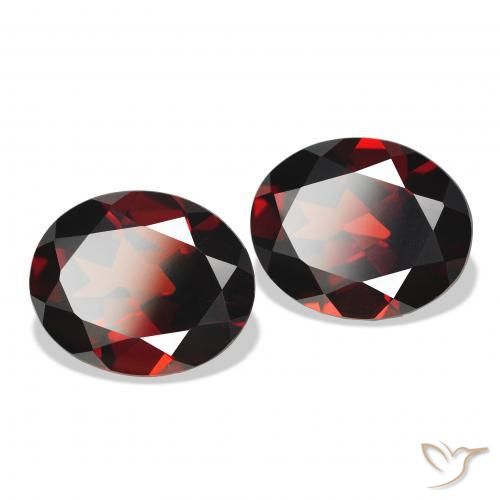 Gemme di Granato Almandino Rosso scuro naturale da 7.55 ct, Ovale, VVS-VS