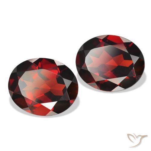 Gemme di Granato Almandino Rosso scuro naturale da 8.16 ct, Ovale, VVS-VS