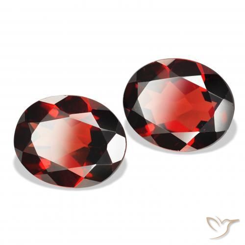 Gemme di Granato Almandino Rosso Sangue Profondo naturale da 7.31 ct, Ovale, VVS-VS