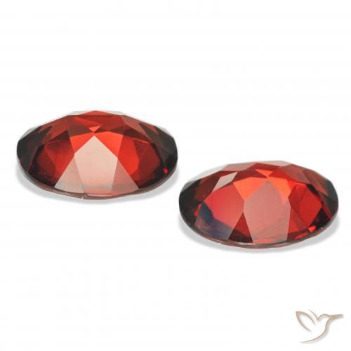 Gemme di Granato Almandino Rosso Sangue Profondo naturale da 7.31 ct, Ovale, VVS-VS