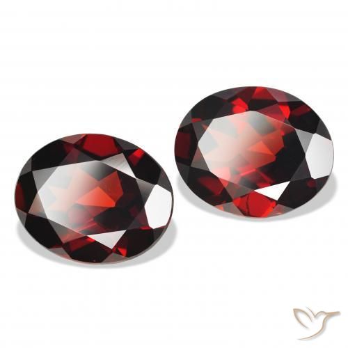 Gemme di Granato Almandino Rosso scuro naturale da 7.87 ct, Ovale, VS