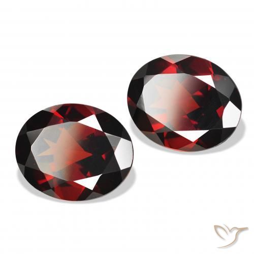 Gemme di Granato Almandino Rosso scuro naturale da 7.73 ct, Ovale, VS