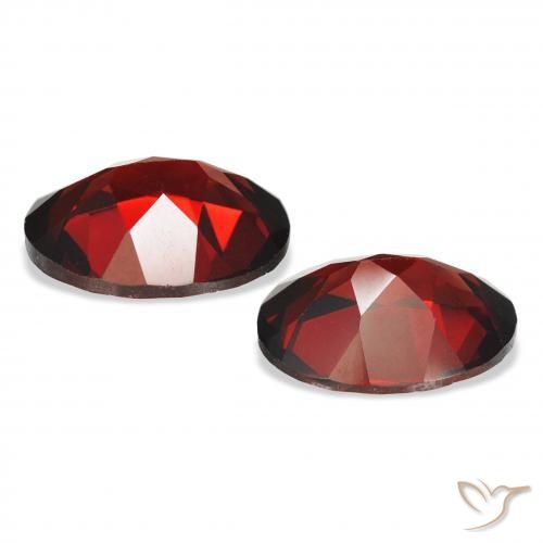 Gemme di Granato Almandino Rosso scuro naturale da 4.26 ct, Ovale, VVS-VS