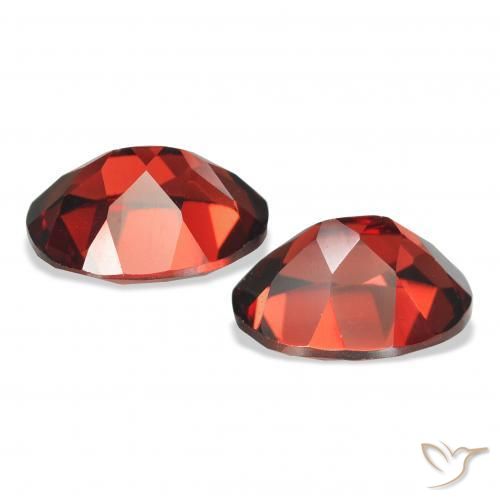 Gemme di Granato Almandino Rosso Sangue Profondo naturale da 4.79 ct, Ovale, VS
