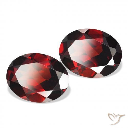 Gemme di Granato Almandino Rosso Sangue Profondo naturale da 4.28 ct, Ovale, VS
