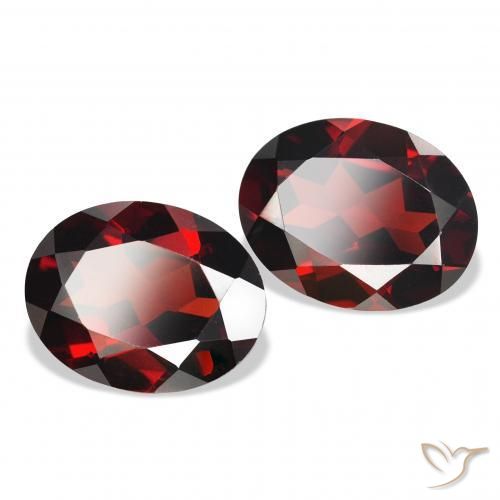 Gemme di Granato Almandino Rosso Sangue Profondo naturale da 4.01 ct, Ovale, VS