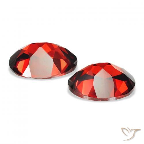 Gemme di Granato Almandino Rosso scuro naturale da 4.48 ct, Ovale, VVS-VS