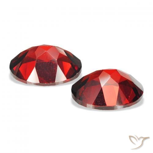 Gemme di Granato Almandino Rosso scuro naturale da 4.67 ct, Ovale, VVS-VS