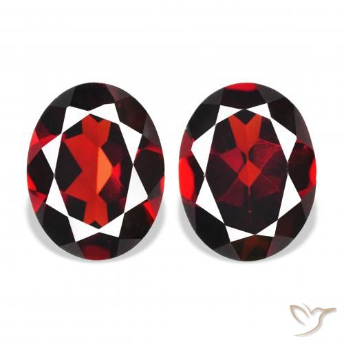 3.94ctw Naturale Rosso Sangue Profondo Granato Almandino, Ovale, VVS-VS
