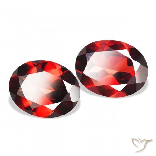 Gemme di Granato Almandino Rosso scuro naturale da 4.04 ct, Ovale, VVS-VS
