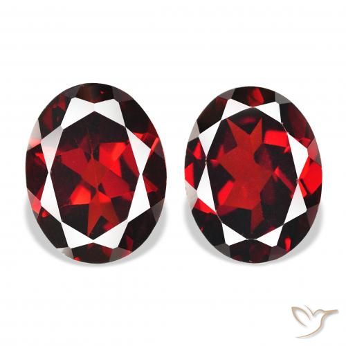 4.36ctw Naturale Rosso Sangue Profondo Granato Almandino, Ovale, VVS-VS