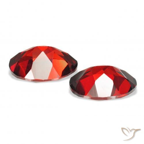 Gemme di Granato Almandino Rosso Sangue Profondo naturale da 4.36 ct, Ovale, VVS-VS