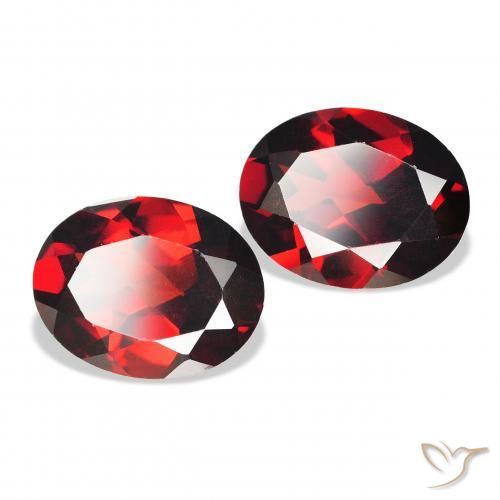 Gemme di Granato Almandino Rosso scuro naturale da 4.16 ct, Ovale, VVS-VS