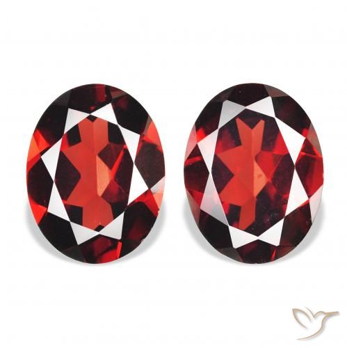 3.85ctw Naturale Rosso Sangue Profondo Granato Almandino, Ovale, VVS-VS