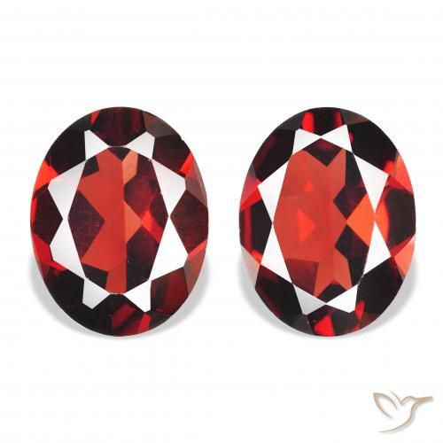 3.95ctw Rosso scuro Granato Almandino, Ovale, VVS-VS