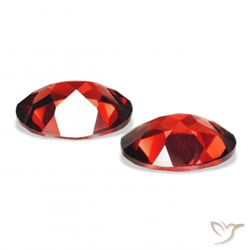 Gemme di Granato Almandino Rosso scuro naturale da 3.95 ct, Ovale, VVS-VS