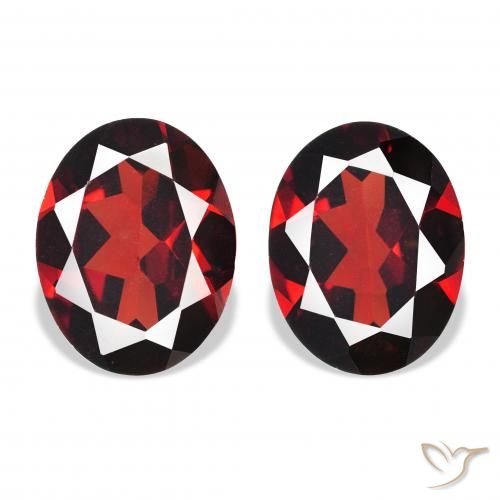 3.81ctw Naturale Rosso Sangue Profondo Granato Almandino, Ovale, VVS-VS