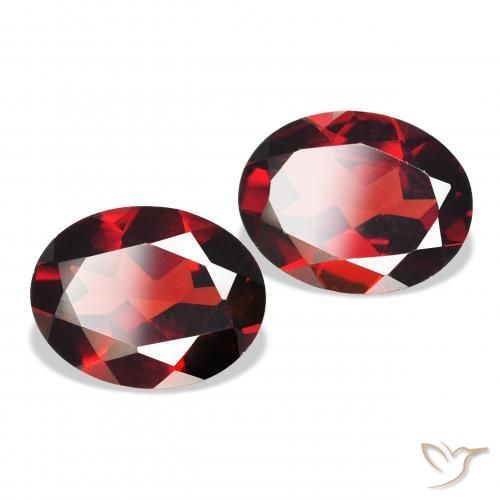 Gemme di Granato Almandino Rosso Sangue Profondo naturale da 3.98 ct, Ovale, VVS-VS