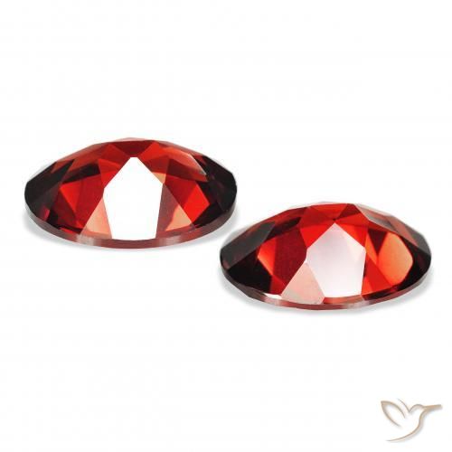 Gemme di Granato Almandino Rosso Sangue Profondo naturale da 3.98 ct, Ovale, VVS-VS
