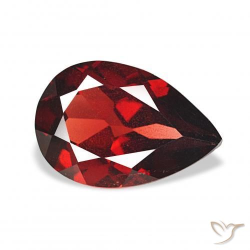 Granato Almandino Rosso Sangue Profondo naturale da 3.25 ct, Forma a pera, VS