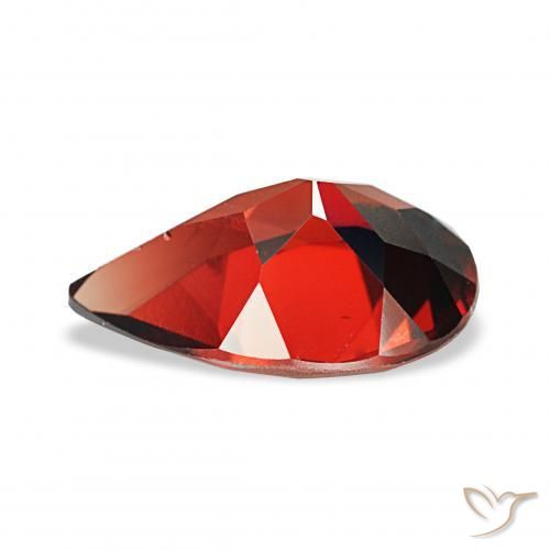 Granato Almandino Rosso Sangue Profondo naturale da 3.33 ct, Forma a pera, VS