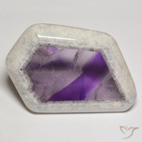 Fetta di geode di ametista naturale multicolore da 69,57 ct, forma fantasia, trasparente