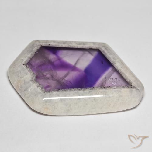 Fetta di geode di ametista naturale multicolore da 69,57 ct, forma fantasia, trasparente