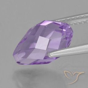 Ametista Viola Iris Rosato naturale da 3.52 ct, Taglio briolette, VS