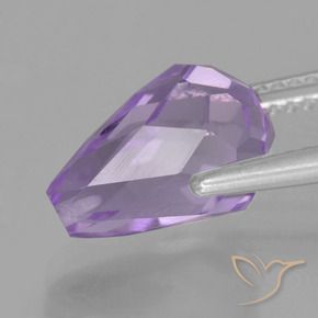 Ametista Viola Iris Rosato naturale da 3.76 ct, Taglio briolette, VS