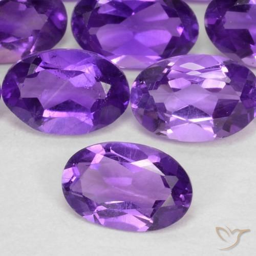 Ametista viola vivido naturale da 0.40 ct, Ovale, VS
