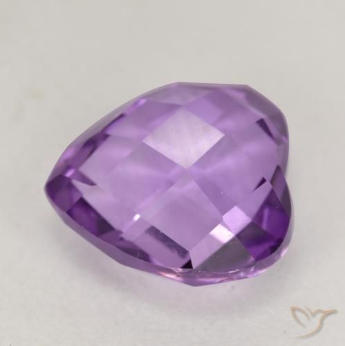 Ametista Viola tendente al rosa naturale da 3.53 ct, Cuore, VS