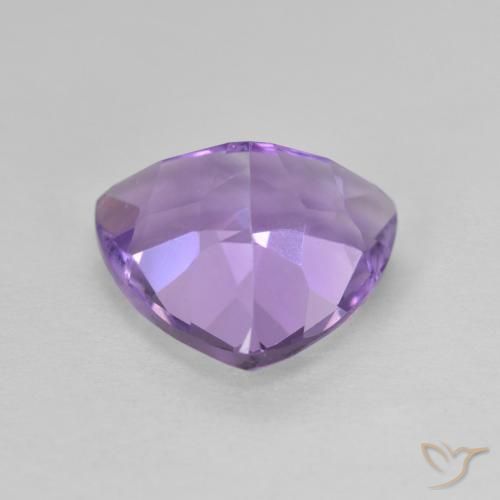 Ametista Viola Iris Rosato naturale da 2.92 ct, Taglio trillion, VVS