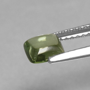 Apatite naturale verde da 0,72 ct, baguette, trasparente