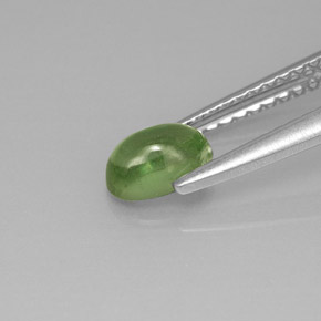 Apatite naturale verde da 0,63 ct, taglio ovale, trasparente