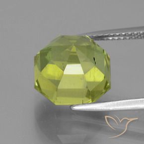 Apatite Verde giallastro naturale da 8.10 ct, Ottagonale / Taglio smeraldo, VS-SI