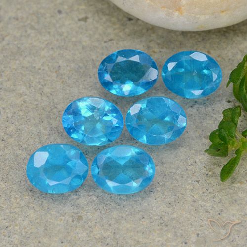 1.96ctw Naturale Azzurro profondo Apatite, Ovale, VS
