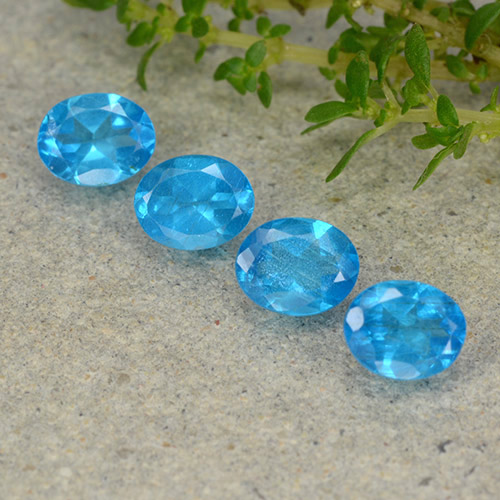 Apatite naturale blu da 1,44 ct, taglio ovale, VS