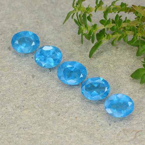 1.63ctw Naturale Azzurro intenso Apatite, Ovale, VS