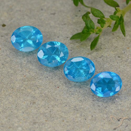 1.58ctw Naturale Blu Acqua Profondo Apatite, Ovale, VS