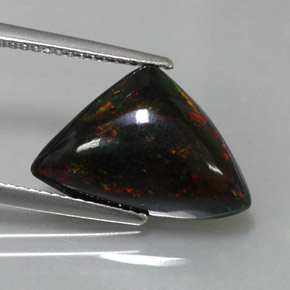 Opale nero naturale multicolore da 3,94 ct, trillion, opaco