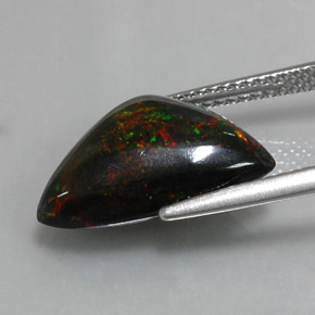 Opale nero naturale multicolore da 3,94 ct, trillion, opaco