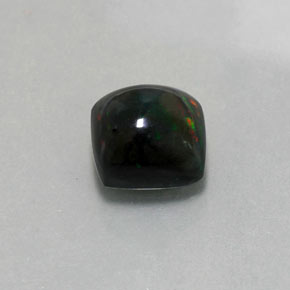 Opale nero naturale multicolore da 2,40 ct, quadrato, opaco