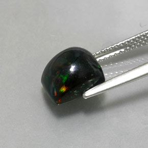 Opale nero naturale multicolore da 2,40 ct, quadrato, opaco
