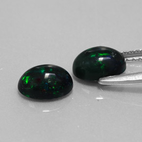 Opale nero naturale multicolore da  ct, taglio ovale, opaco