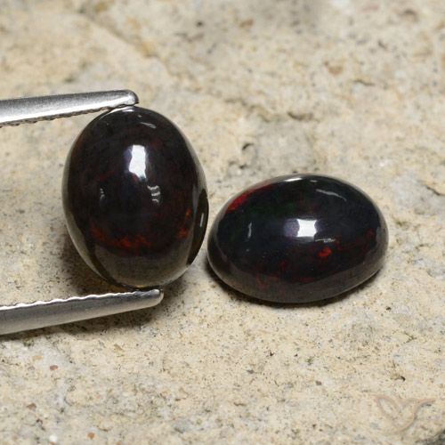 Gemme di Opale nero Multicolore naturale da 2.45 ct, Ovale, Traslucido