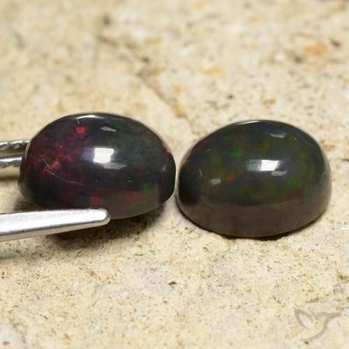 Gemme di Opale nero Multicolore naturale da 3.64 ct, Ovale, Traslucido