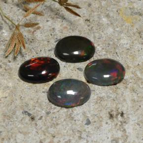 Opale nero naturale multicolore da 3,25 ct, taglio ovale, traslucido