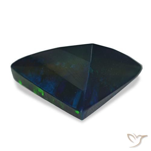 Opale nero naturale multicolore da 3,13 ct, trillion, traslucido