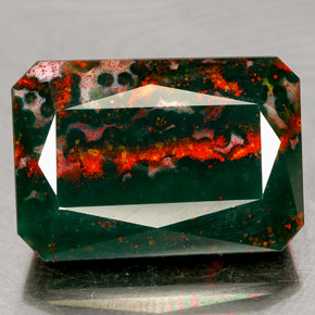 Eliotropio naturale verde da 12,46 ct, taglio smeraldo, opaco
